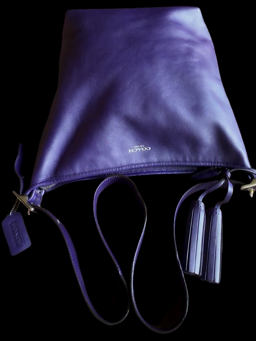 NWT VINTAGE COACH LEGACY PURPLE DUFFLE BAG
19889 - Picture 10 of 12